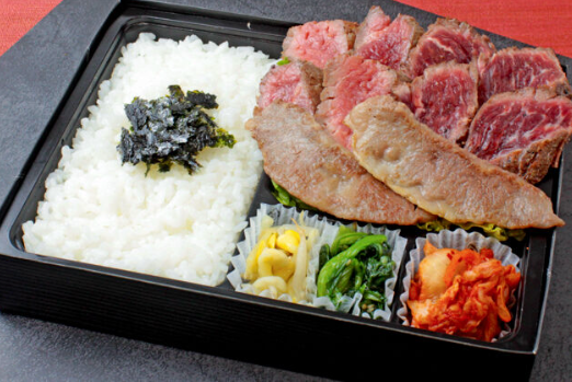 焼肉すだくの3種盛り（近江牛カルビ、牛ハラミ、シンタマステーキ）